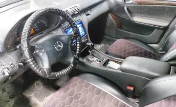 Mercedes-Benz C-Класс 2002 года за 2 600 000 тг. в Астана фото 5