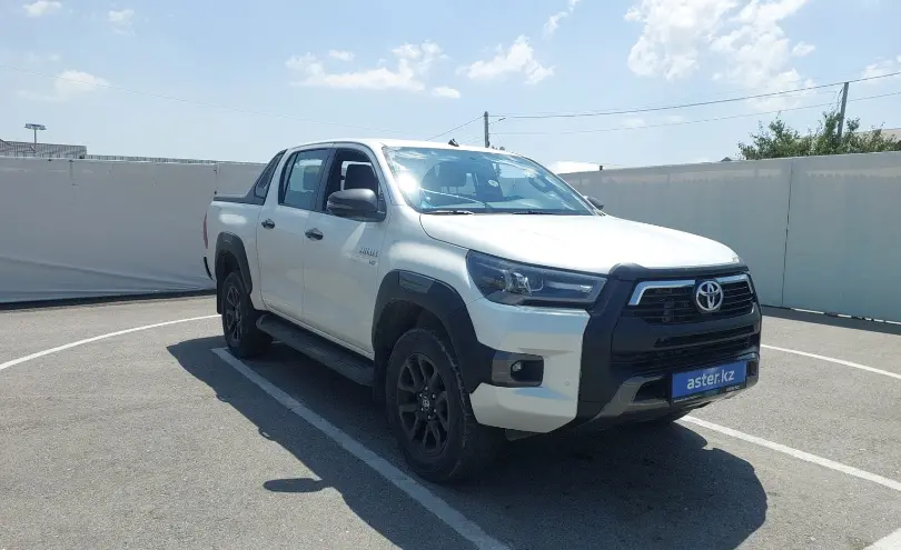 Toyota Hilux 2021 года за 25 000 000 тг. в Шымкент фото 2