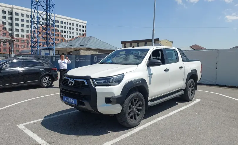 Toyota Hilux 2021 года за 25 000 000 тг. в Шымкент