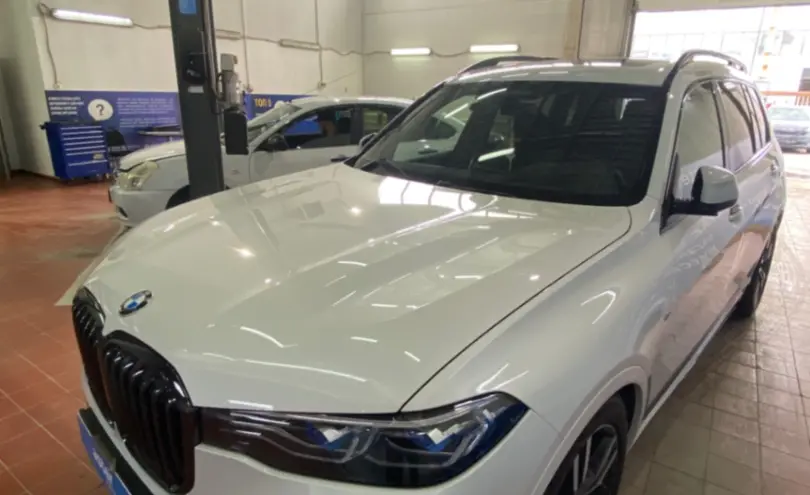BMW X7 2022 года за 50 000 000 тг. в Астана