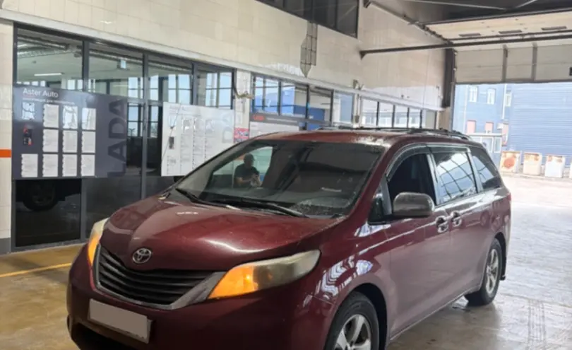 Toyota Sienna 2011 года за 11 000 000 тг. в Караганда