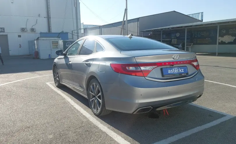 Hyundai Grandeur 2015 года за 9 000 000 тг. в Шымкент фото 4
