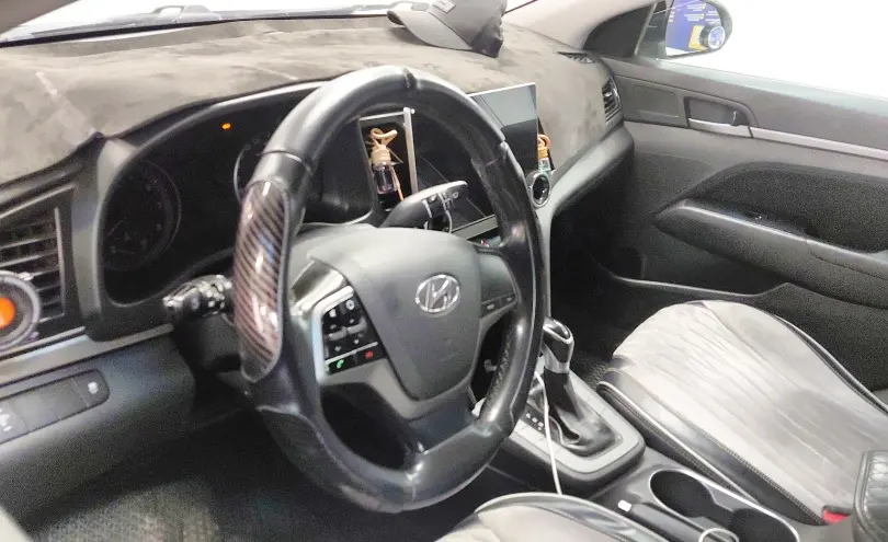 Hyundai Elantra 2018 года за 6 200 000 тг. в Астана фото 5