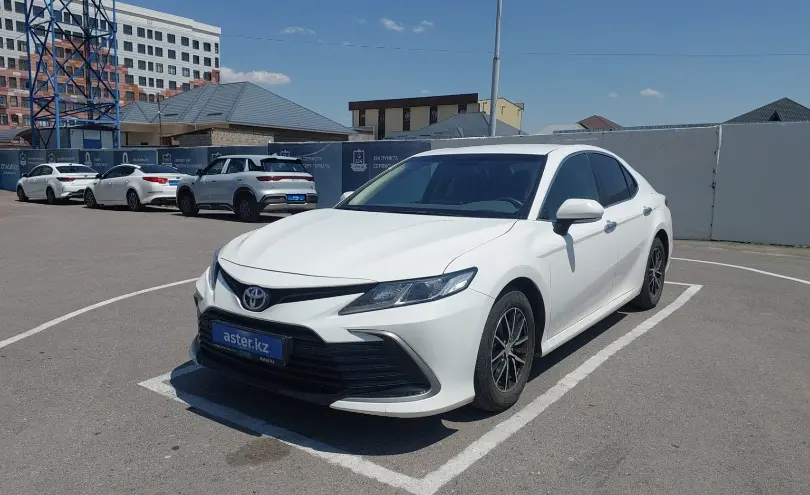 Toyota Camry 2022 года за 16 500 000 тг. в Шымкент
