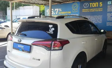 Toyota RAV4 2017 года за 11 000 000 тг. в Алматы