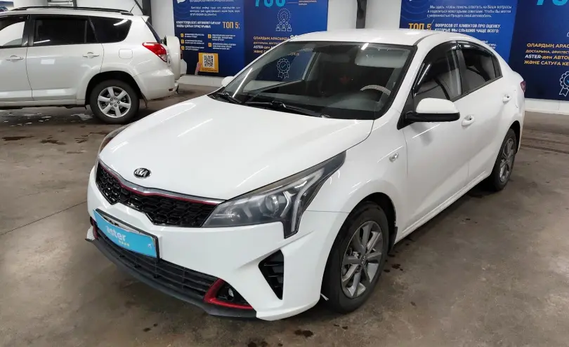 Kia Rio 2021 года за 7 500 000 тг. в Астана