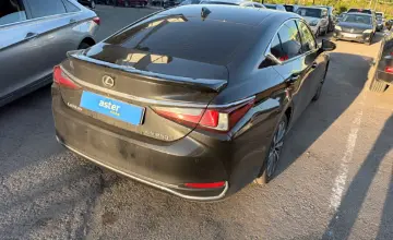 Lexus ES 2019 года за 18 000 000 тг. в Астана