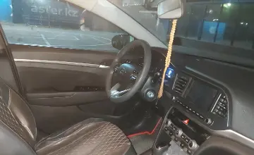 Hyundai Elantra 2020 года за 8 200 000 тг. в Алматы фото 5