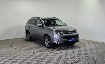 Mitsubishi Outlander 2012 года за 6 290 000 тг. в Алматы фото 3