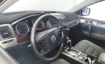 Volkswagen Touareg 2006 года за 4 190 000 тг. в Астана фото 5