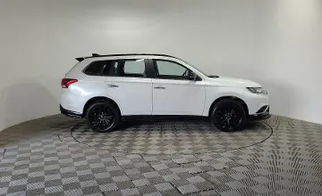 Mitsubishi Outlander 2022 года за 12 500 000 тг. в Алматы фото 4