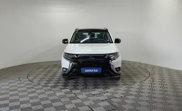 Mitsubishi Outlander 2022 года за 12 500 000 тг. в Алматы фото 2