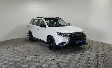 Mitsubishi Outlander 2022 года за 12 500 000 тг. в Алматы фото 3