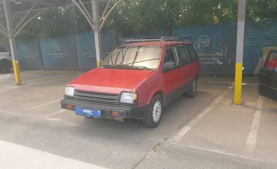 1987 Mitsubishi Space Wagon