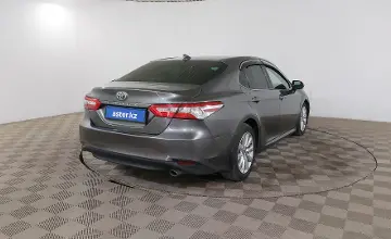 Toyota Camry 2019 года за 9 990 000 тг. в Шымкент