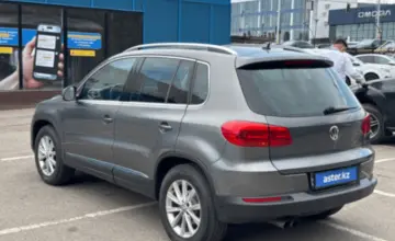 Volkswagen Tiguan 2012 года за 6 890 000 тг. в Алматы фото 4