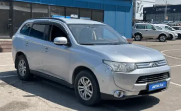 Mitsubishi Outlander 2013 года за 4 790 000 тг. в Алматы фото 2