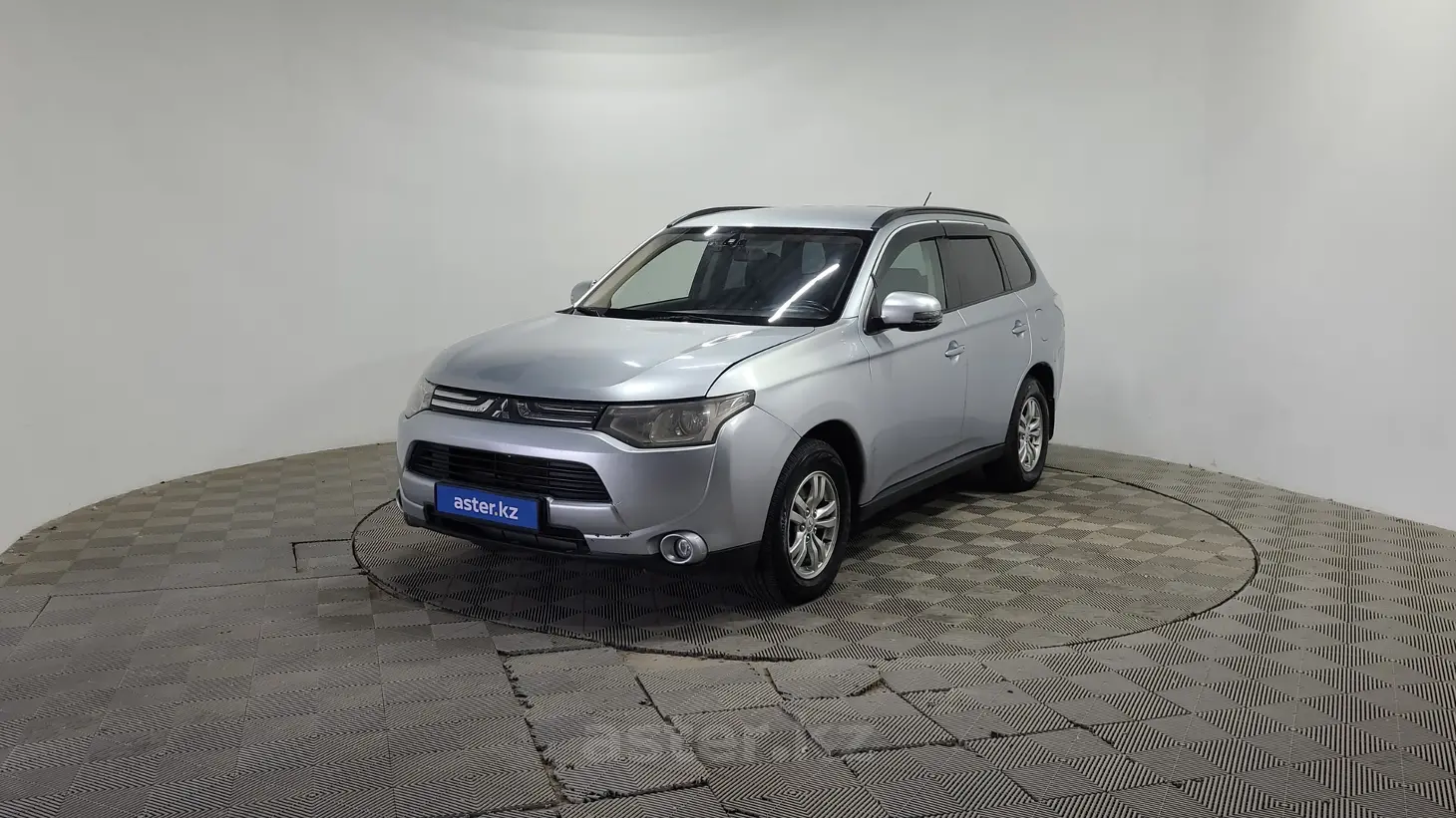 Mitsubishi Outlander, 2013