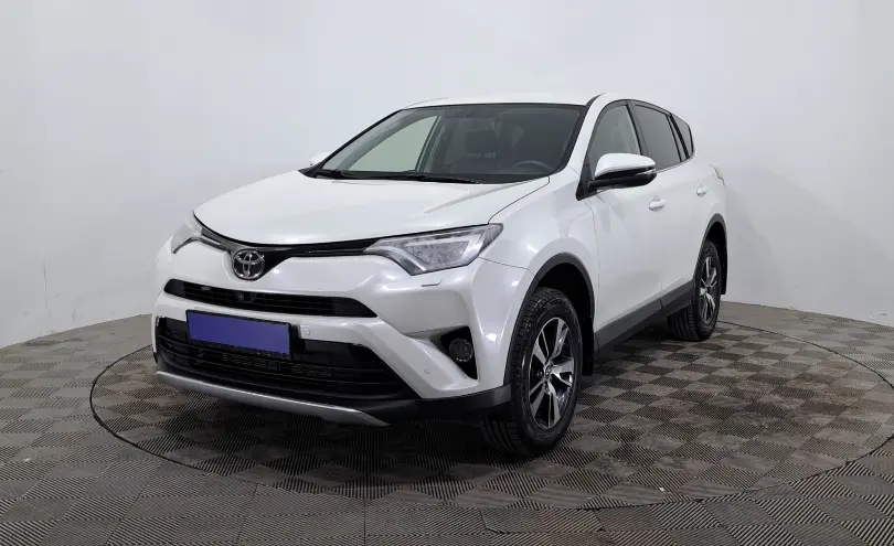 Toyota RAV4 2016 года за 10 990 000 тг. в Астана