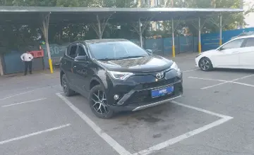 Toyota RAV4 2018 года за 9 890 000 тг. в Алматы фото 2