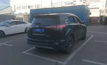 Toyota RAV4 2018 года за 9 890 000 тг. в Алматы фото 3