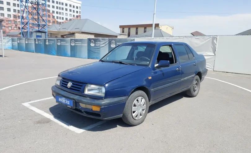 Volkswagen Vento 1997 года за 990 000 тг. в Шымкент