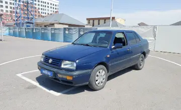 Volkswagen Vento 1997 года за 990 000 тг. в Шымкент фото 1