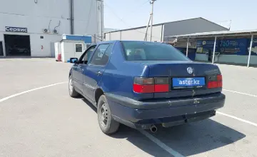 Volkswagen Vento 1997 года за 990 000 тг. в Шымкент фото 4