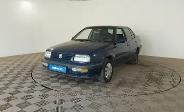 Volkswagen Vento 1997 года за 990 000 тг. в Шымкент фото 1