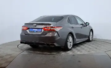 Toyota Camry 2018 года за 10 000 000 тг. в Астана