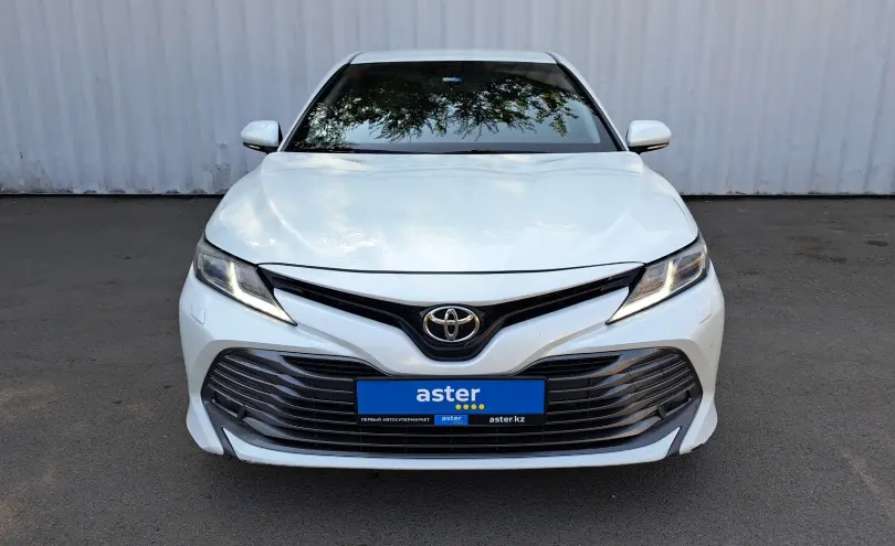 Toyota Camry 2019 года за 11 490 000 тг. в Алматы фото 2