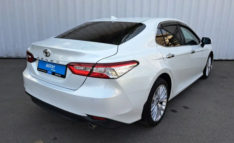 Toyota Camry 2019 года за 11 490 000 тг. в Алматы фото 5