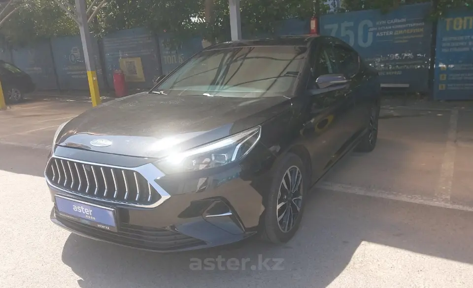 2023 JAC J7