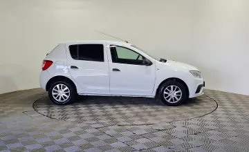 Renault Sandero 2019 года за 3 800 000 тг. в Алматы фото 4