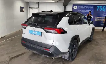 Toyota RAV4 2021 года за 14 990 000 тг. в Астана фото 3
