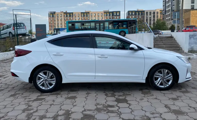 Hyundai Elantra 2020 года за 8 000 000 тг. в Караганда фото 4