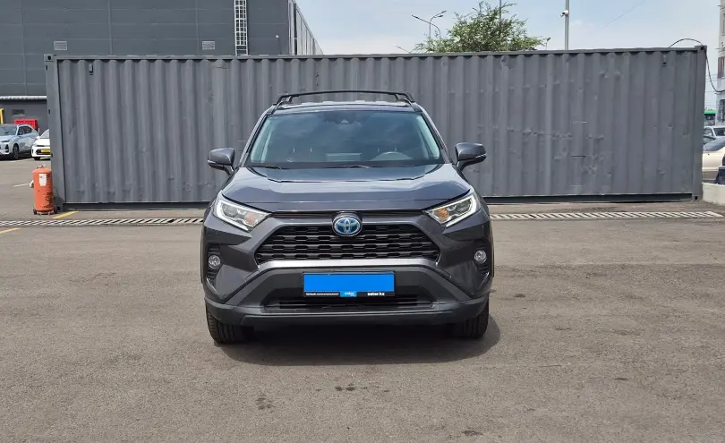 Toyota RAV4 2021 года за 12 400 000 тг. в Алматы фото 2