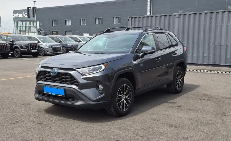Toyota RAV4 2021 года за 13 400 000 тг. в Алматы