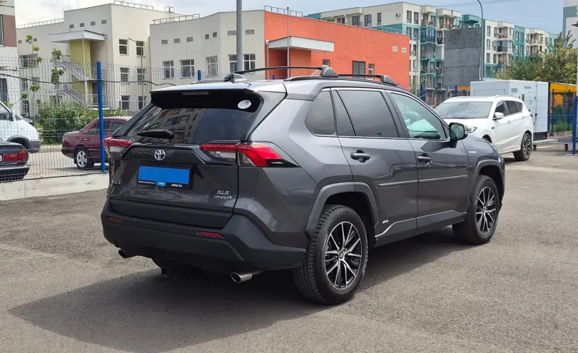 Toyota RAV4 2021 года за 12 400 000 тг. в Алматы фото 5