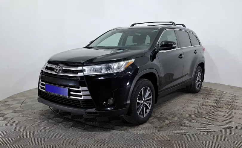 Toyota Highlander 2019 года за 15 290 000 тг. в Астана