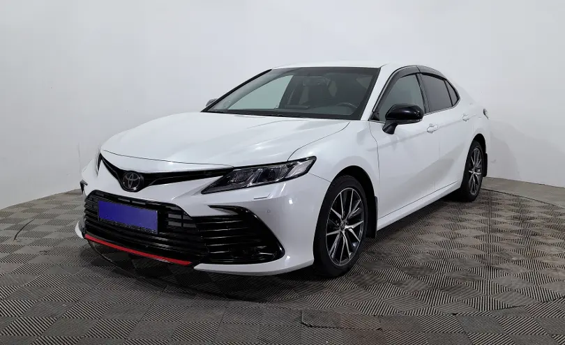 Toyota Camry 2022 года за 14 800 000 тг. в Астана