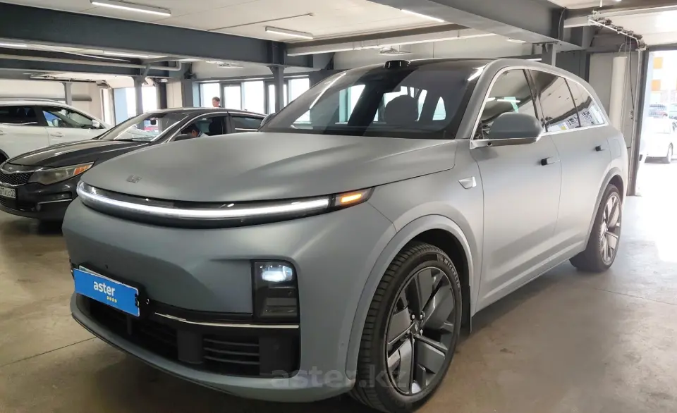 2025 LiXiang L7