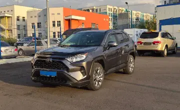 Toyota RAV4 2019 года за 11 790 000 тг. в Алматы фото 1