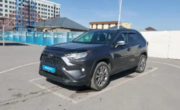 Toyota RAV4 2019 года за 11 790 000 тг. в Алматы фото 1