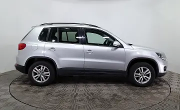 Volkswagen Tiguan 2015 года за 6 190 000 тг. в Астана фото 4