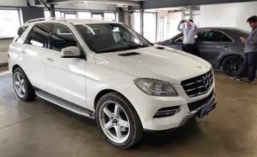 Mercedes-Benz M-Класс 2013 года за 12 790 000 тг. в Астана фото 2