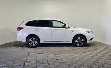 Mitsubishi Outlander 2022 года за 10 550 000 тг. в Алматы фото 4