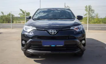 Toyota RAV4 2018 года за 12 590 000 тг. в Павлодар фото 2