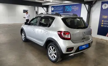 Renault Sandero 2015 года за 3 590 000 тг. в Астана фото 4