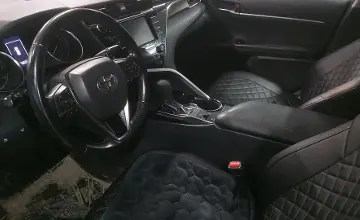 Toyota Camry 2018 года за 10 990 000 тг. в Астана фото 5